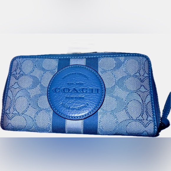 Coach Dempsey, large phone wallet in signature Jack striped patch blue C9073NWOT - Picture 6 of 7